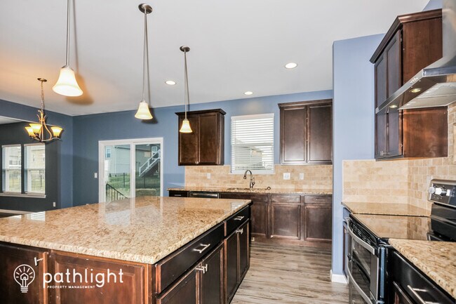 Photo - 56 Saddlebed Ct