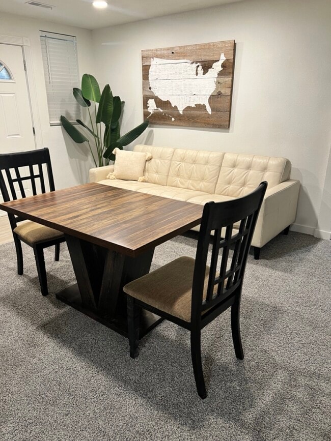 living room - 16 W Gray Ct Unit 3