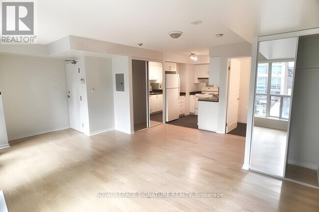 Photo - 230 King St E Unit 321