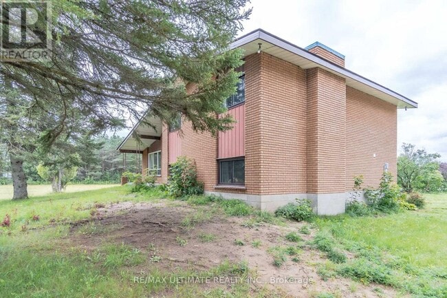 Photo - 321 Warrington Rd
