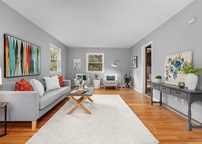 Building Photo - 5929 Mayhill Dr