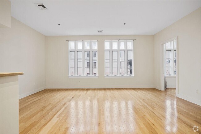 Building Photo - 140 Bay St Unit B3 Rental
