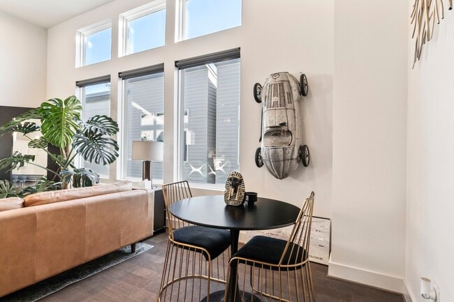 Photo - 2210 Lou Ellen Ln