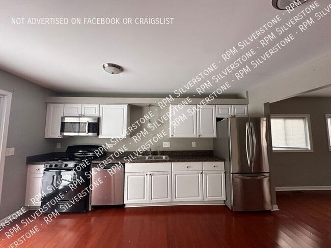 Photo - 3113 Emmons Ave