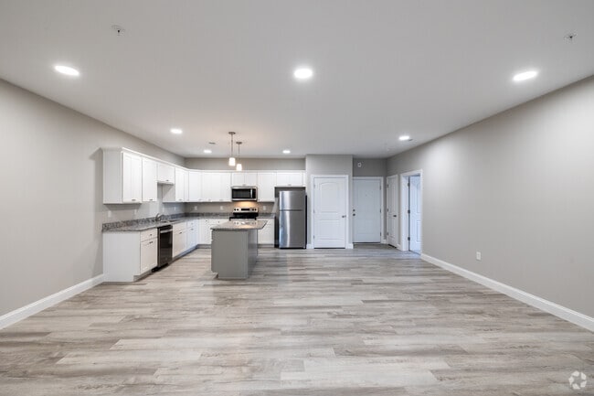 2BR, 2BA - 1,250SF - Living Room - CARLS CORNER RESIDENTIAL