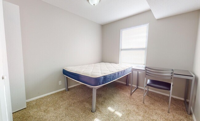 Photo - 905 South Locust Street