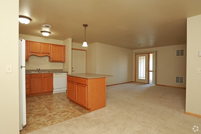 3BR, 2BA - 1208 SF