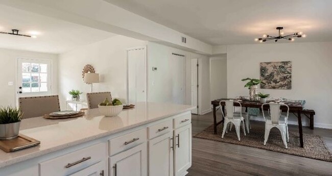 Photo - 317 Driftwood Rd