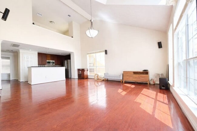 Photo - 3411 Clearview Cir