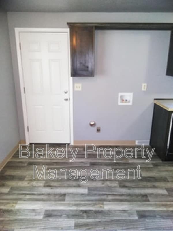 Photo - 1370 S Vermont Ave