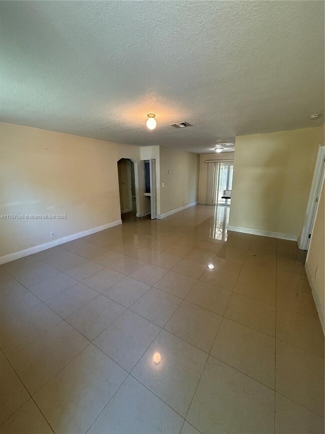 Photo - 3 bedroom in Ft Lauderdale FL 33312