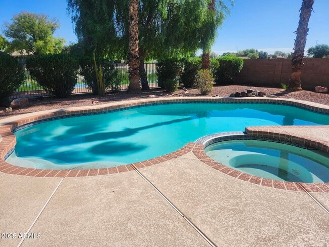 Photo - 11126 W Wilshire Dr