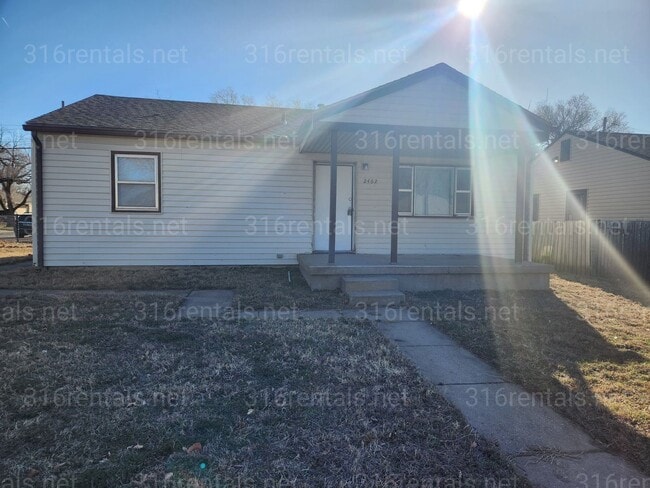 Building Photo - $975 - 3 bed 1 bath - Single Family Home