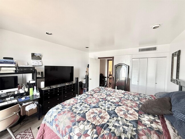 Photo - 2016 Main St Unit 1704