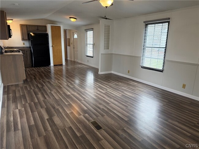 Photo - 15 Oswego St