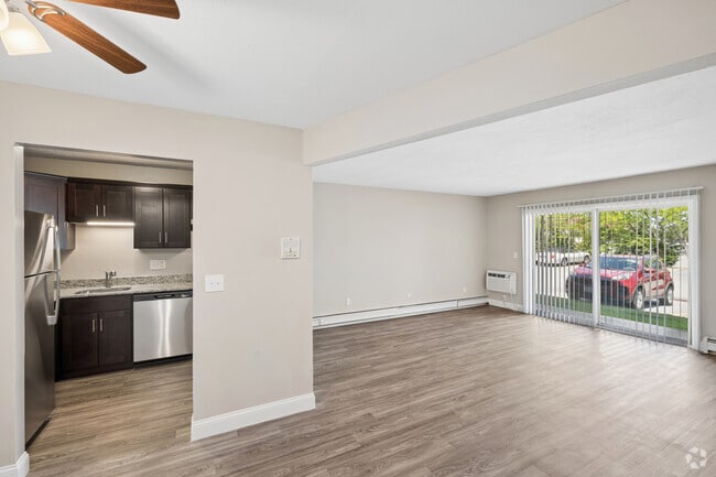 1BR, 1BA - 715SF - Kitchen/ Living Room - Villa Del Rio