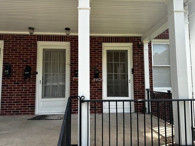 Photo - 547 Wilkinson St