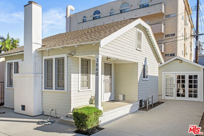 Building Photo - 3860 Goldwyn Terrace Rental