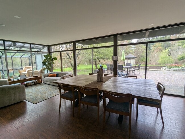 Photo - 470 South St
