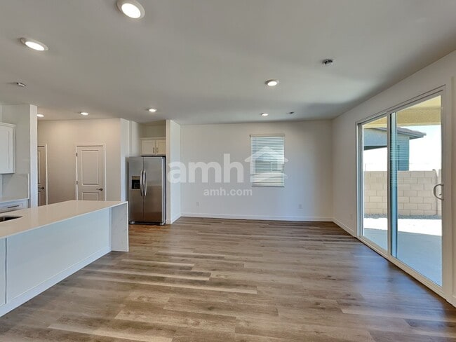 Photo - 9549 Harkes Dr