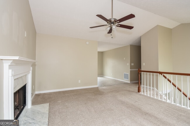 Photo - 162 Aztec Way SE