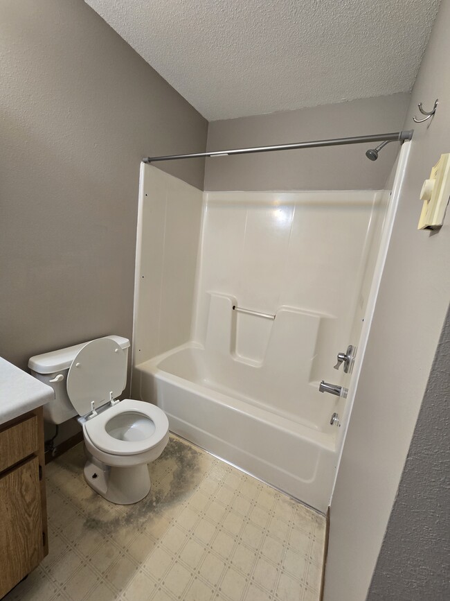 Photo - 8th & 8th Apartments Unidad 201