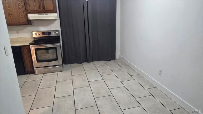 Photo - 13 Yorkshire Ln Unit 1