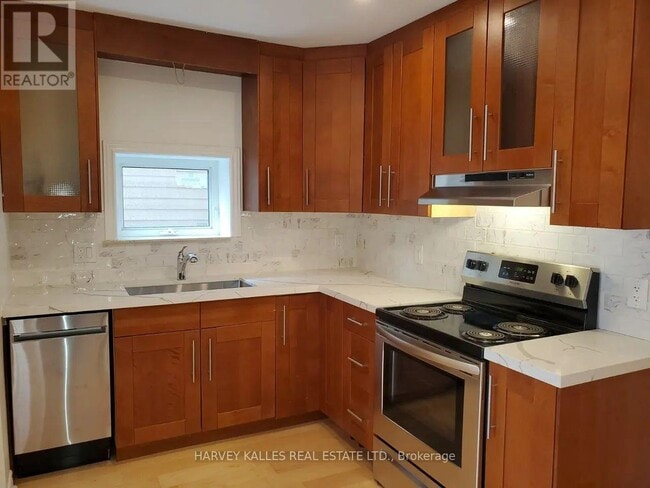 Photo - 679 Vaughan Rd