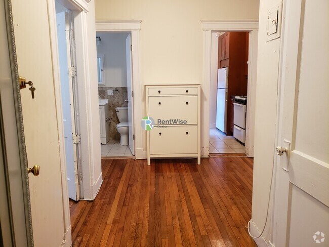 Building Photo - 25 Queensberry St Rental