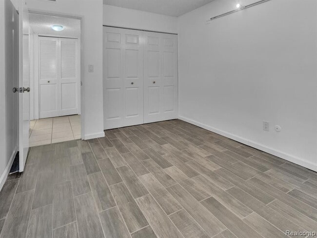 Photo - 2118 Pauline Blvd