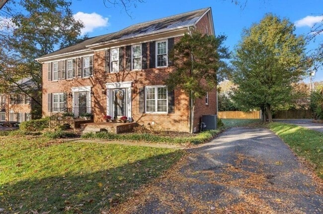 Photo - 1145 Dunbarton Ln