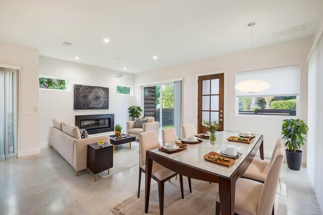 Photo - 2103 E 20th St