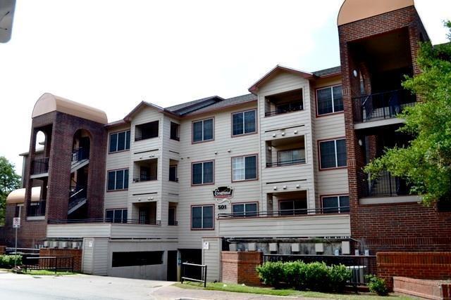 Building Photo - 501 W 26th St Unit 101