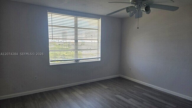 8024 Tatum Waterway Dr Unit 6B