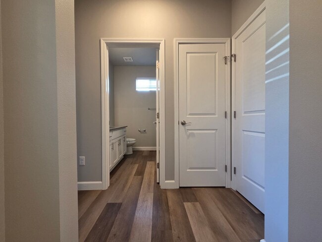 Photo - 11727-11727 4th Ave E