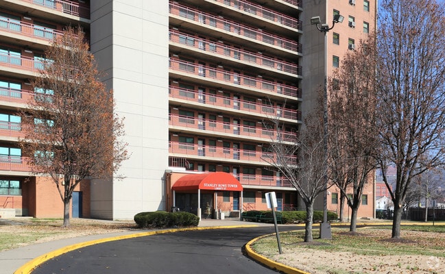 Photo - Stanley Rowe Towers and Townhomes