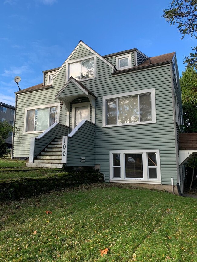 Photo - 100 Renton Triplex Unit #1