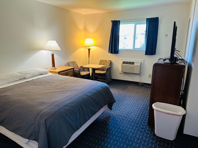 Building Photo - Furnished Efficiency Near Hospitals and Do... Unit 22 Rental