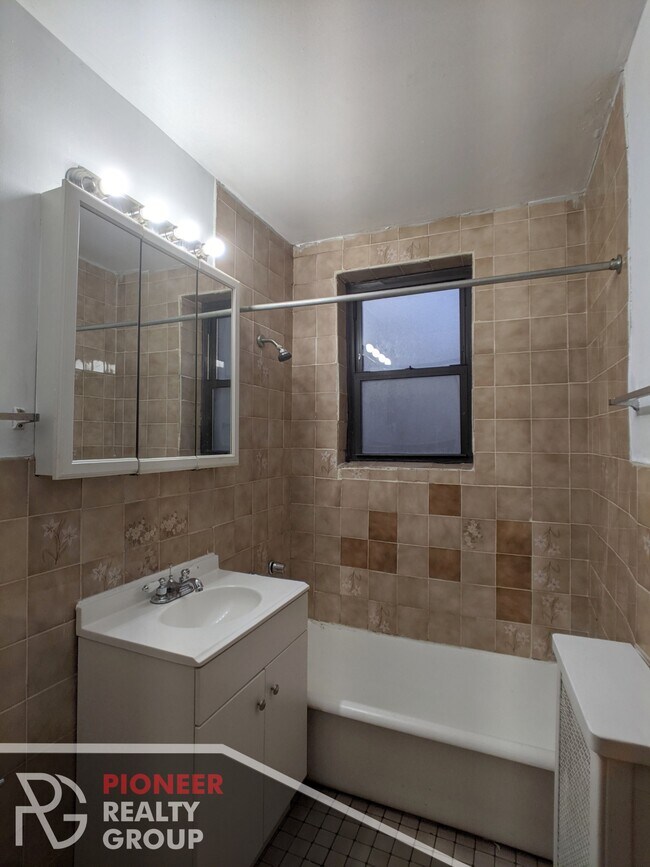 Photo - 737 W Belmont Ave Unit 739-307