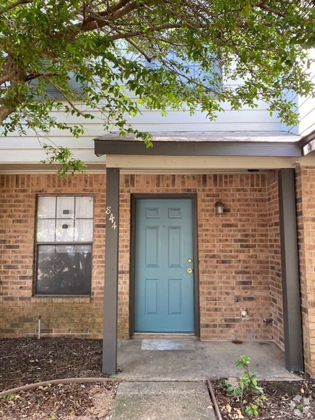Building Photo - 2 BEDROOM CONDO BY UNT
