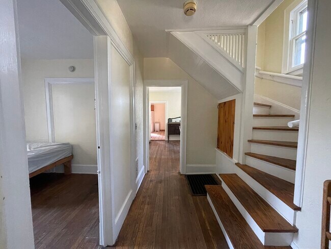 108 Linden Ave