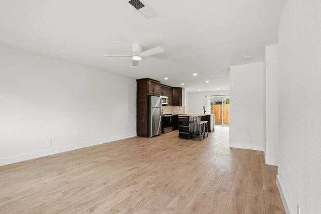 3911-3917 Solano Ave