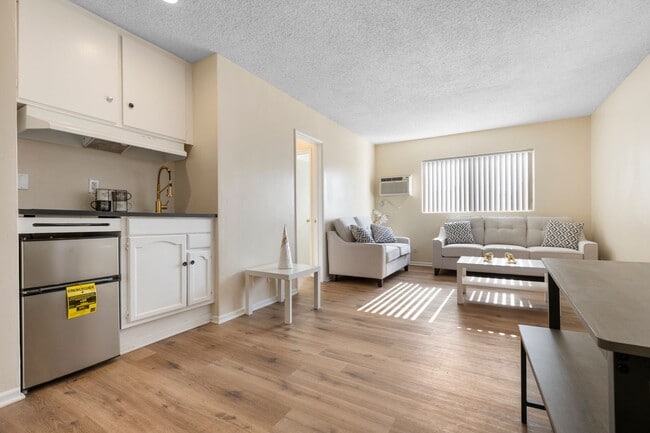 Photo - Spacious Studio Apartment - Noho Arts District Unidad #18
