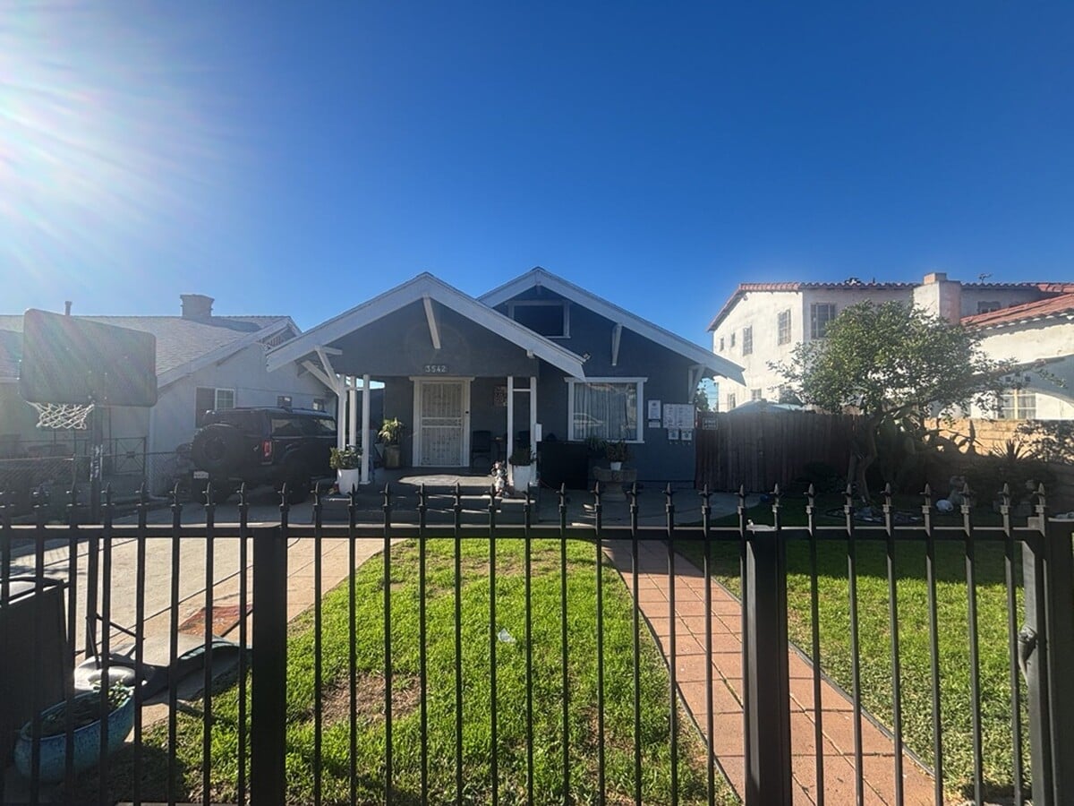 3540 & 3540 1/2 6th St - 3540 & 3540 1/2 6th St