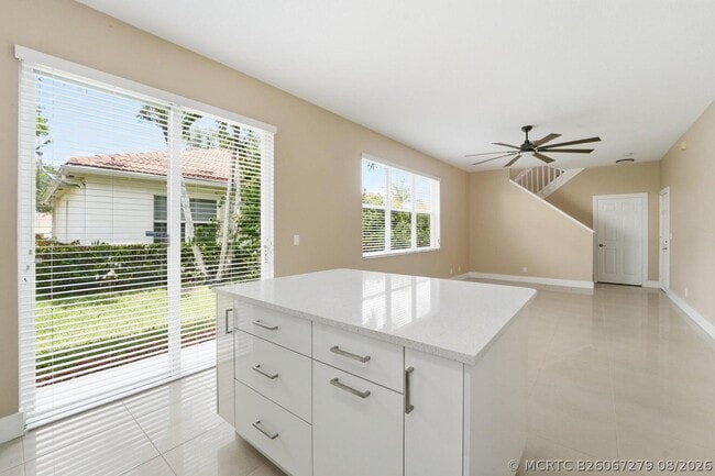 1780 Pierside Cir