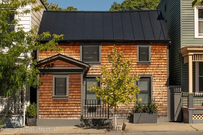 Building Photo - 342 State St