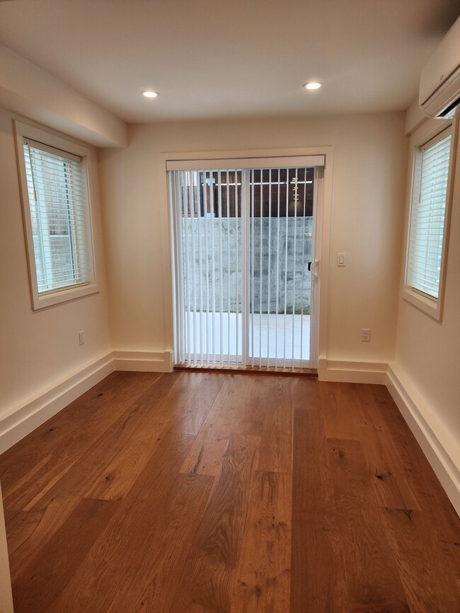 Living Room - 475 18th Ave Unit 475A