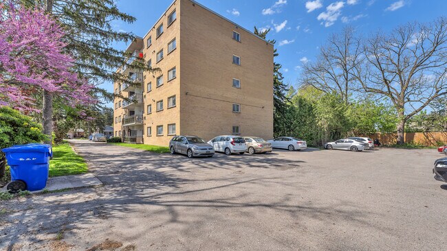 Photo - FULLY RENOVATED Beautiful 1+den in Wortley Village! Unit 301