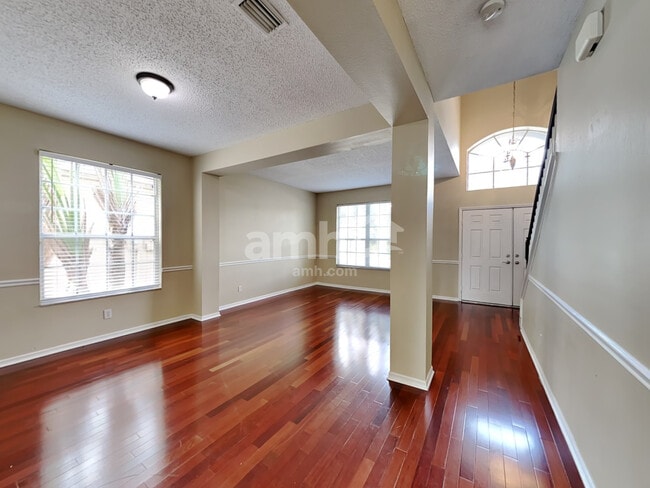 1415 Loretto Cir