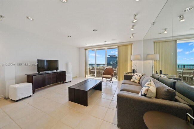 Photo - 201 Crandon Blvd Unidad 927